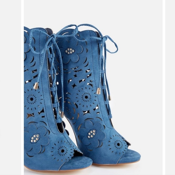 Heeled lace up bootie with open toe and eyelet cut out details - Picture 4 of 7